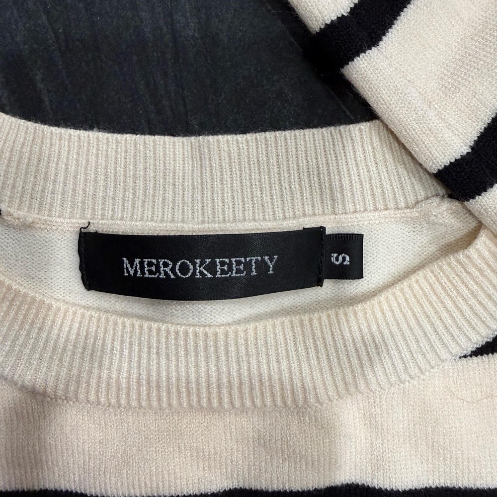 Elegant Striped Long Sleeve Top - Black & White - Picture 3 of 8